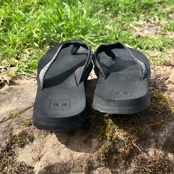 Tevas - Picture 3 of 3
